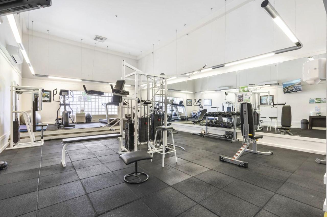 Beachside Apartment In The Heart Of Surfers Paradise - Free Parking Gold Coast Eksteriør bilde
