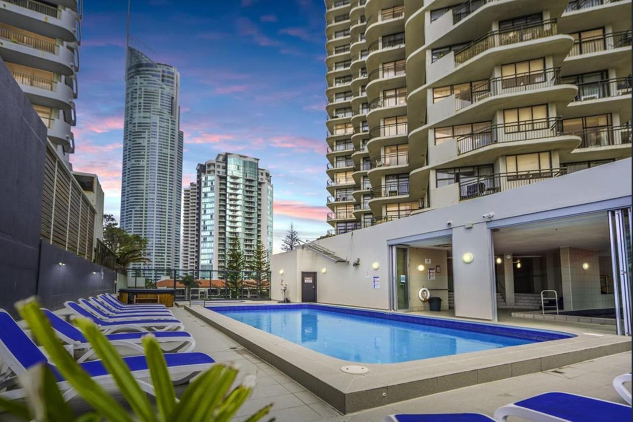 Beachside Apartment In The Heart Of Surfers Paradise - Free Parking Gold Coast Eksteriør bilde