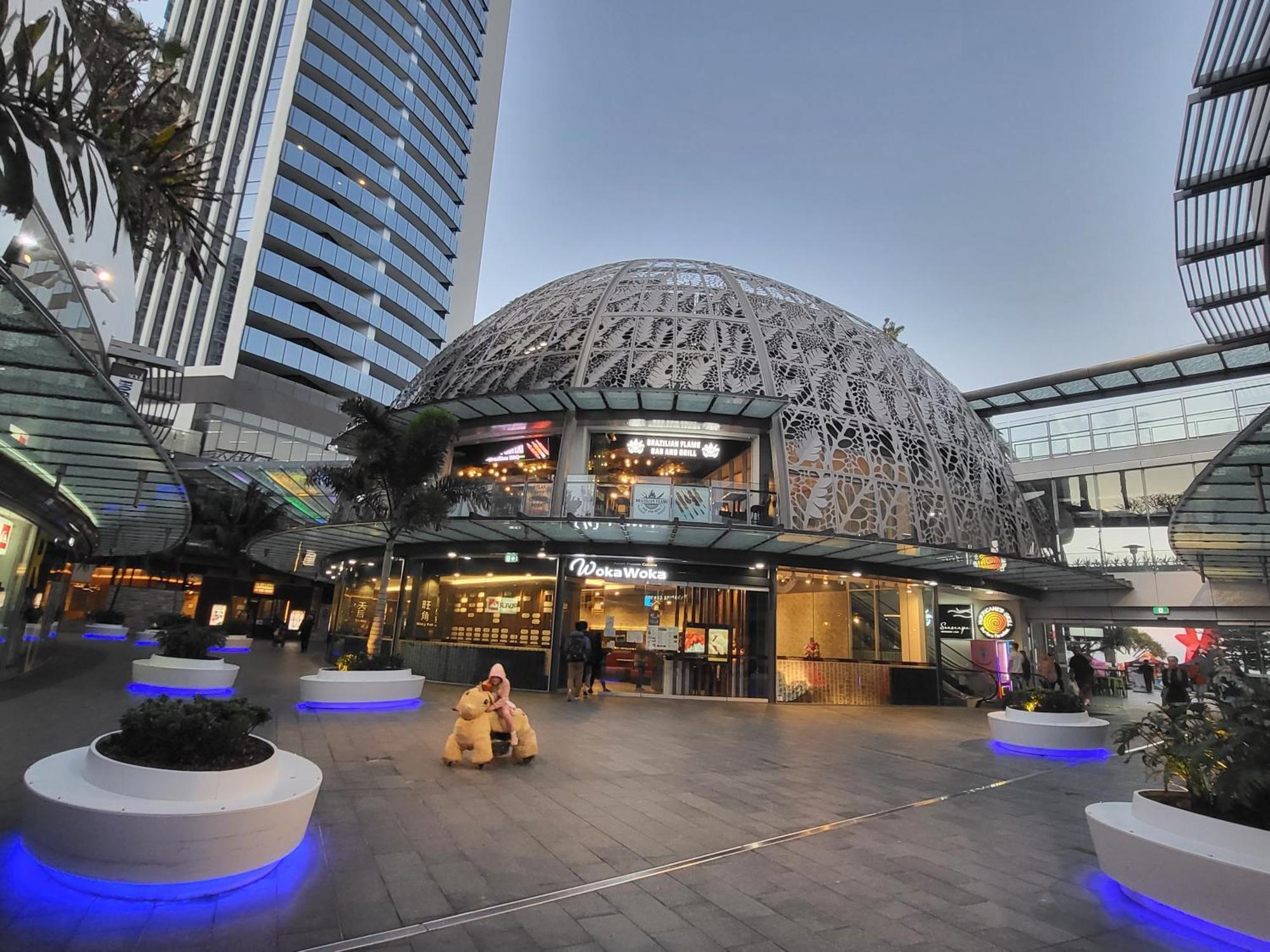 Beachside Apartment In The Heart Of Surfers Paradise - Free Parking Gold Coast Eksteriør bilde
